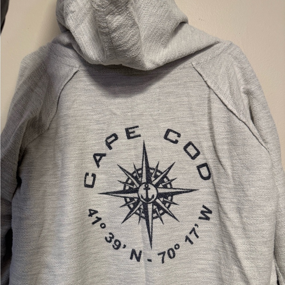 Cozy Light Gray Hooded Women's Sweater with Front Pocket - Picture 5 of 8
